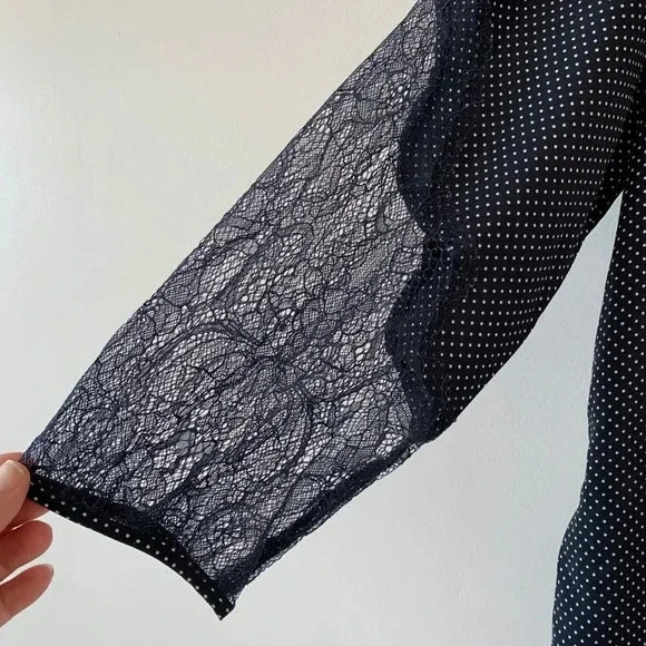 Ann Taylor Navy Microdot Popover Tunic Lace Woman’s Size Small Spring Top Preppy - Picture 3 of 10